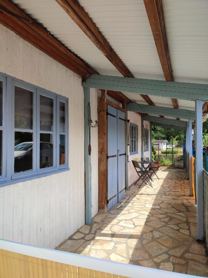 Chalet Dans La Foret....Adorable 1 Bedroom Chalet Surrounded By Woodland Pressignac 外观 照片